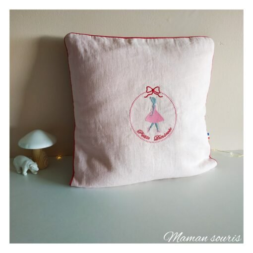 housse de coussin en lin lavé broderie personnalisée danseuse