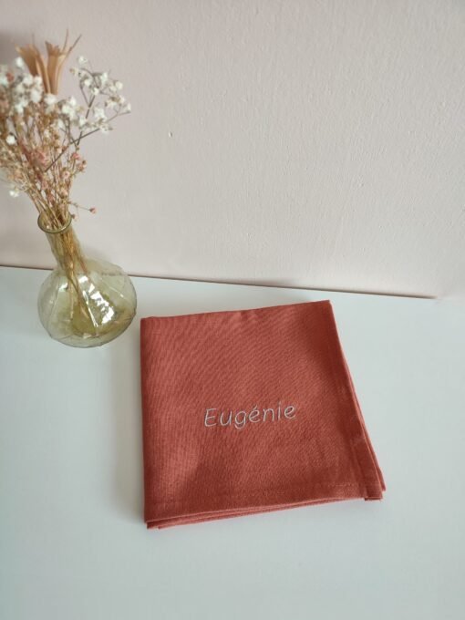 Serviette de table brodée – Image 4