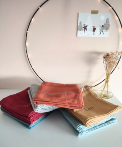 Serviette de table brodée