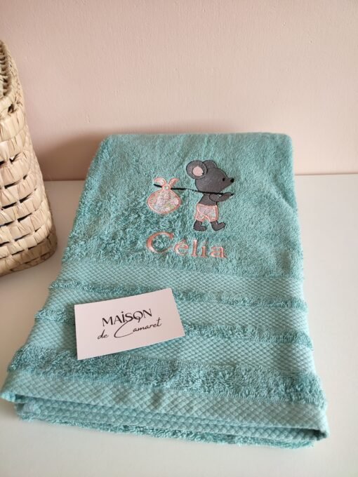Serviette de toilette brodée personnalisée – Image 3