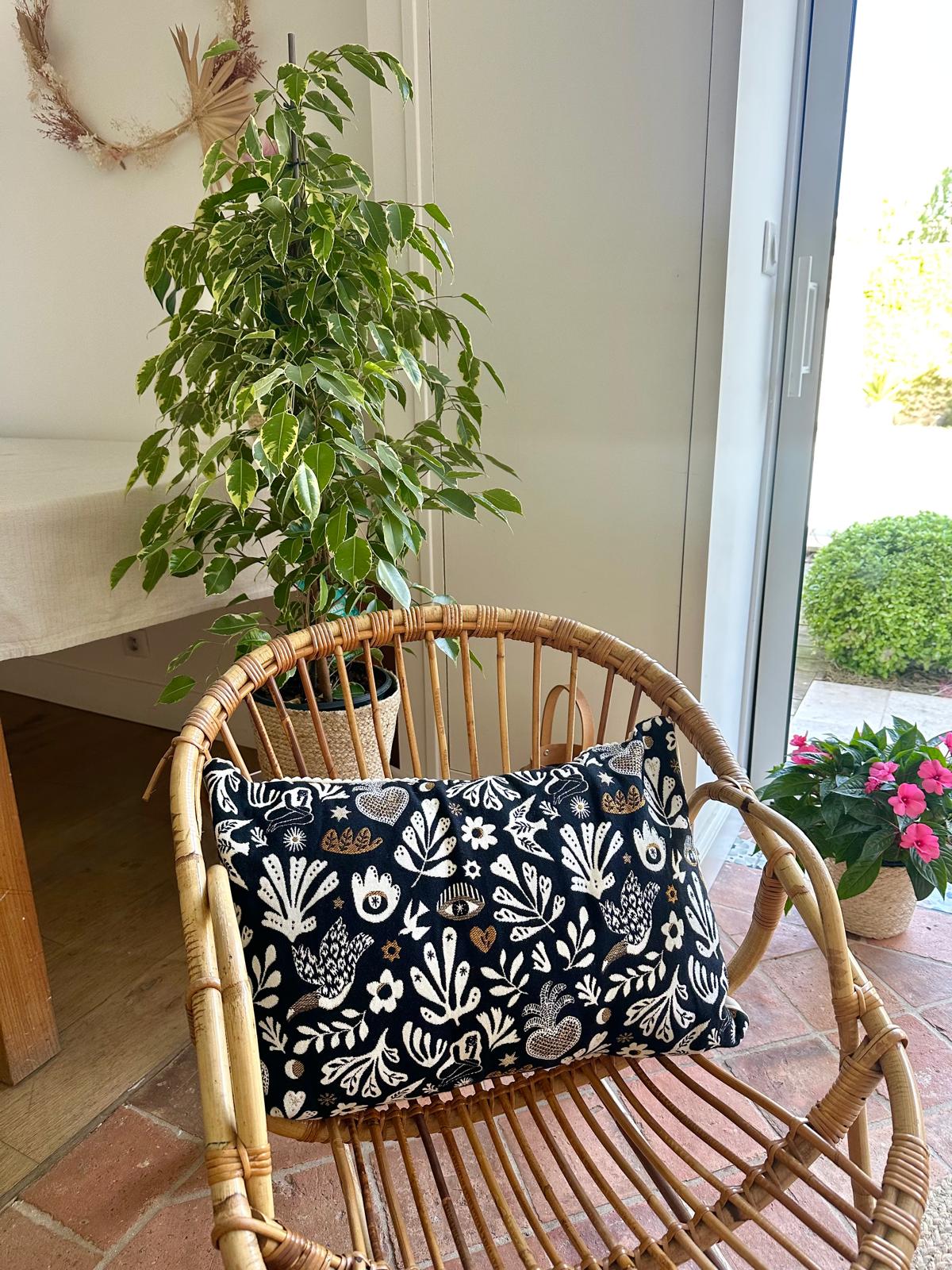 Coussin jacquard français Mage écru fond noir – Image 7