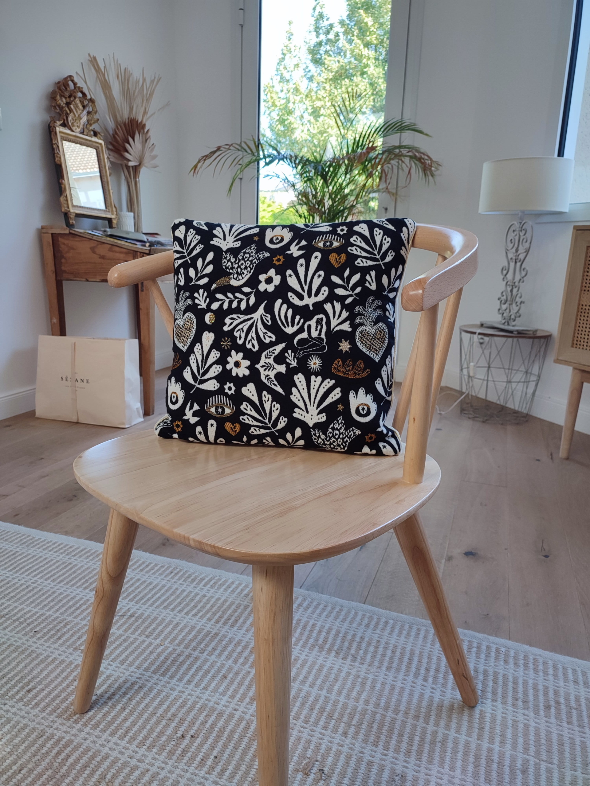 Coussin jacquard français Mage écru fond noir
