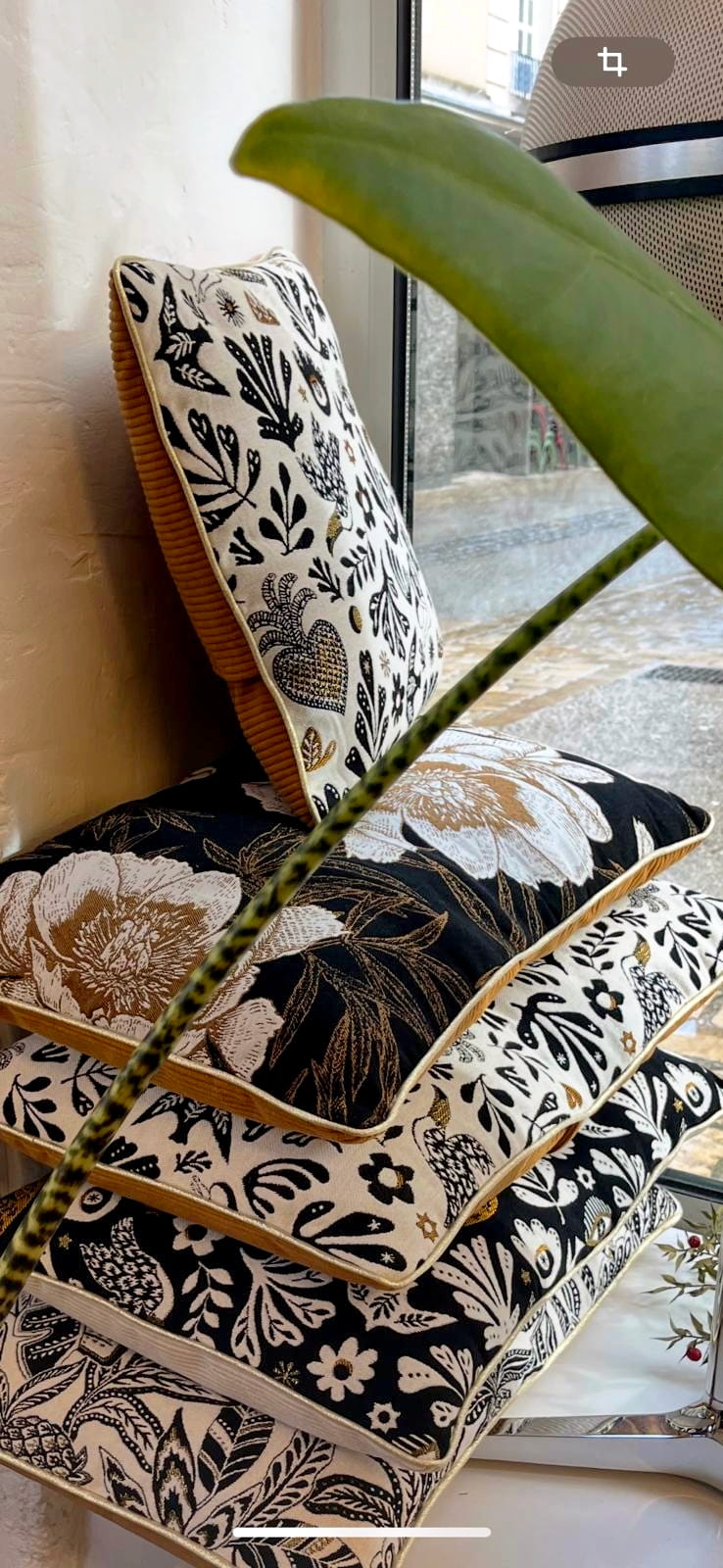 Coussin jacquard français Mage écru fond noir – Image 4